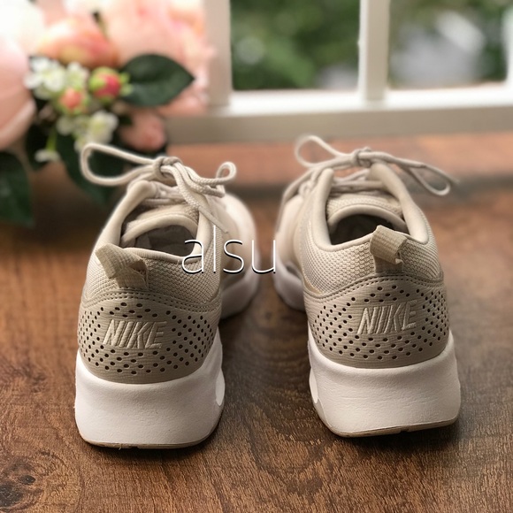 NWT Nike Air Max Thea PRM Milk Chocolate 🍫WMNS - Picture 5 of 8